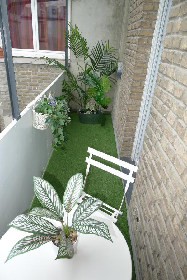 Ferienwohnung Logement Place D'Erlon Hypercentre Avec Balcon Reims Exterior foto