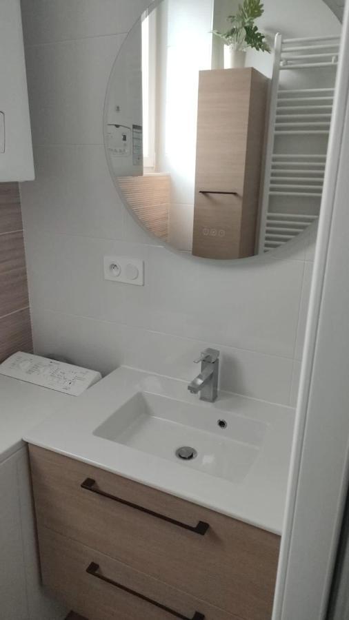 Ferienwohnung Logement Place D'Erlon Hypercentre Avec Balcon Reims Exterior foto